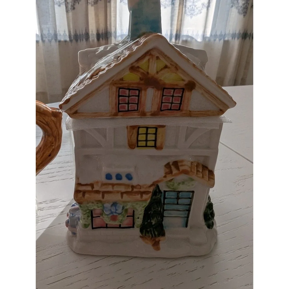 Houston Harvest Santa Claus Cottage Ceramic‎ Teapot  And Sugar Bowl